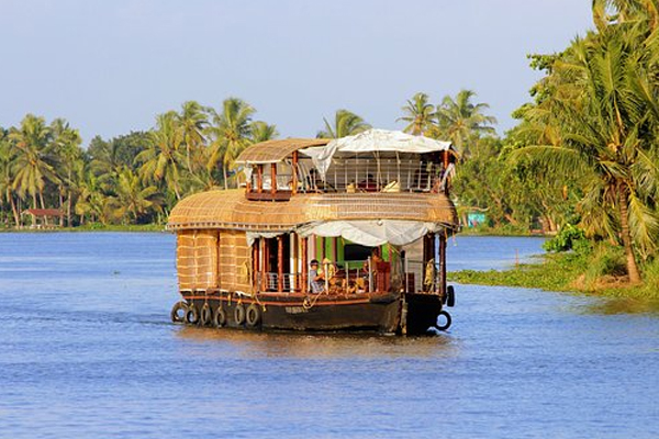homestay near me for couples in kalavoor